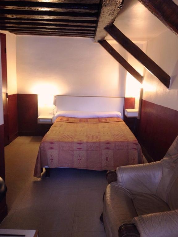 Hotel Du Pont Neuf Париж Экстерьер фото